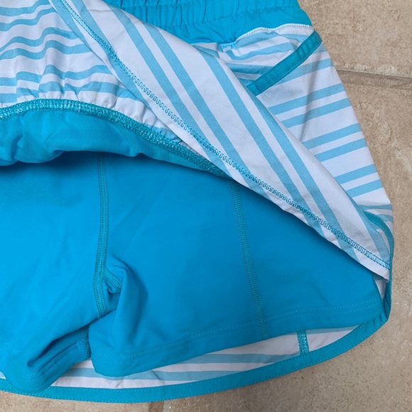 Lululemon Pace Setter shorts (skort) size 4 - Picture 2 of 4